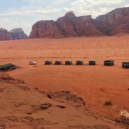 Sand And Stone Camp - Wadi Rum Desert Екстер'єр фото