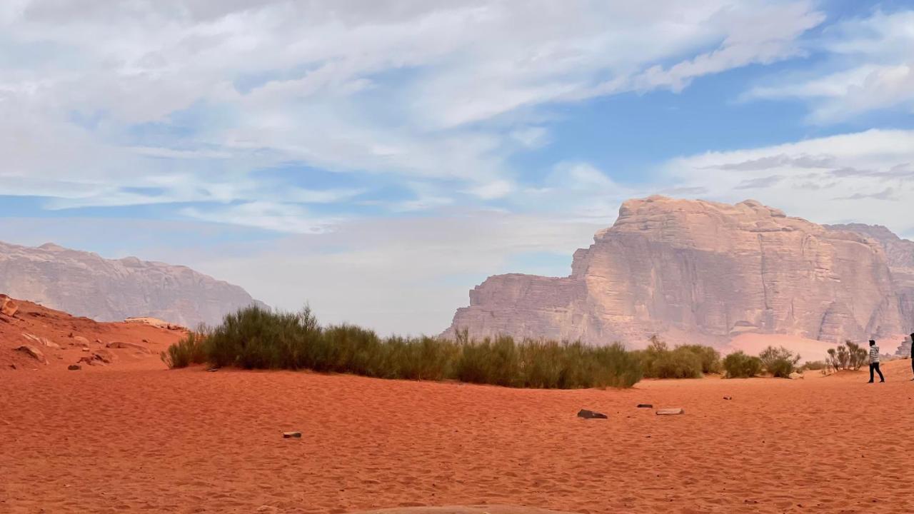 Sand And Stone Camp - Wadi Rum Desert Екстер'єр фото