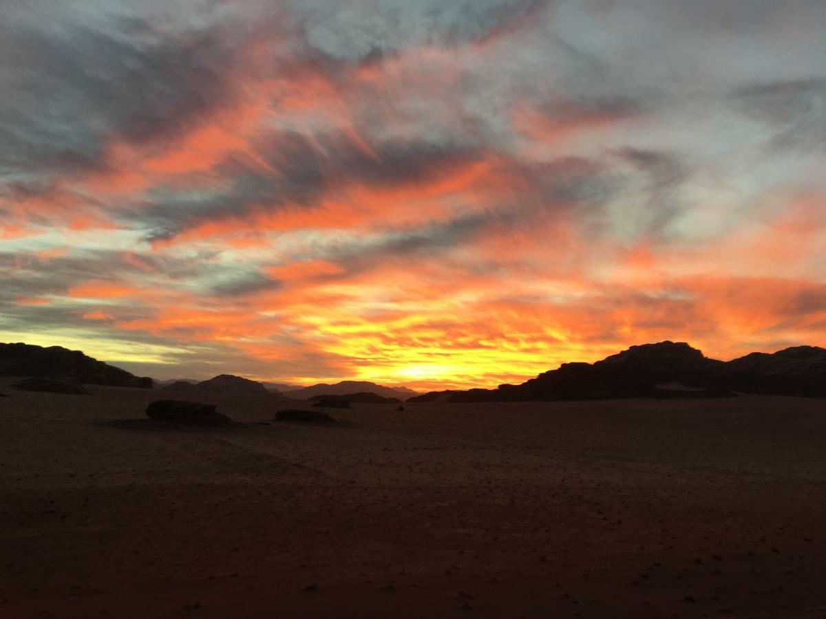 Sand And Stone Camp - Wadi Rum Desert Екстер'єр фото