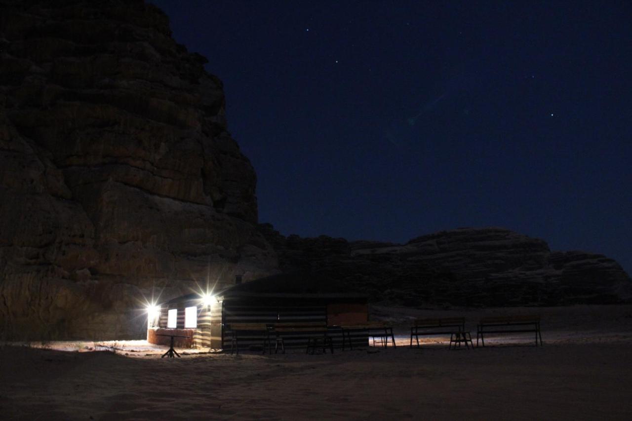 Sand And Stone Camp - Wadi Rum Desert Екстер'єр фото