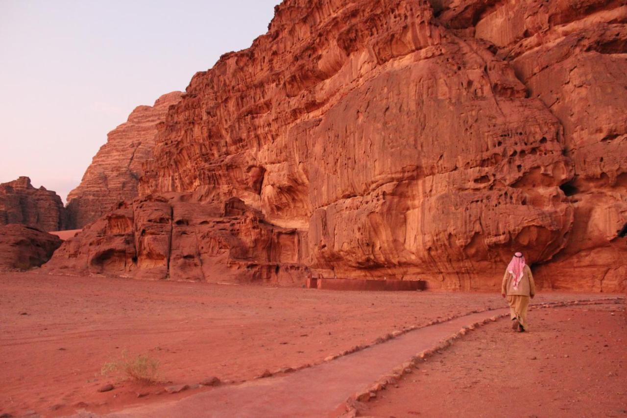 Sand And Stone Camp - Wadi Rum Desert Екстер'єр фото