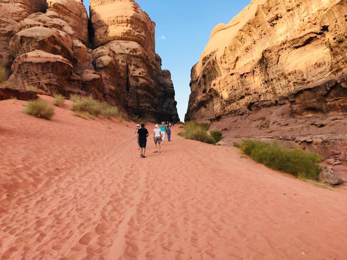 Sand And Stone Camp - Wadi Rum Desert Екстер'єр фото