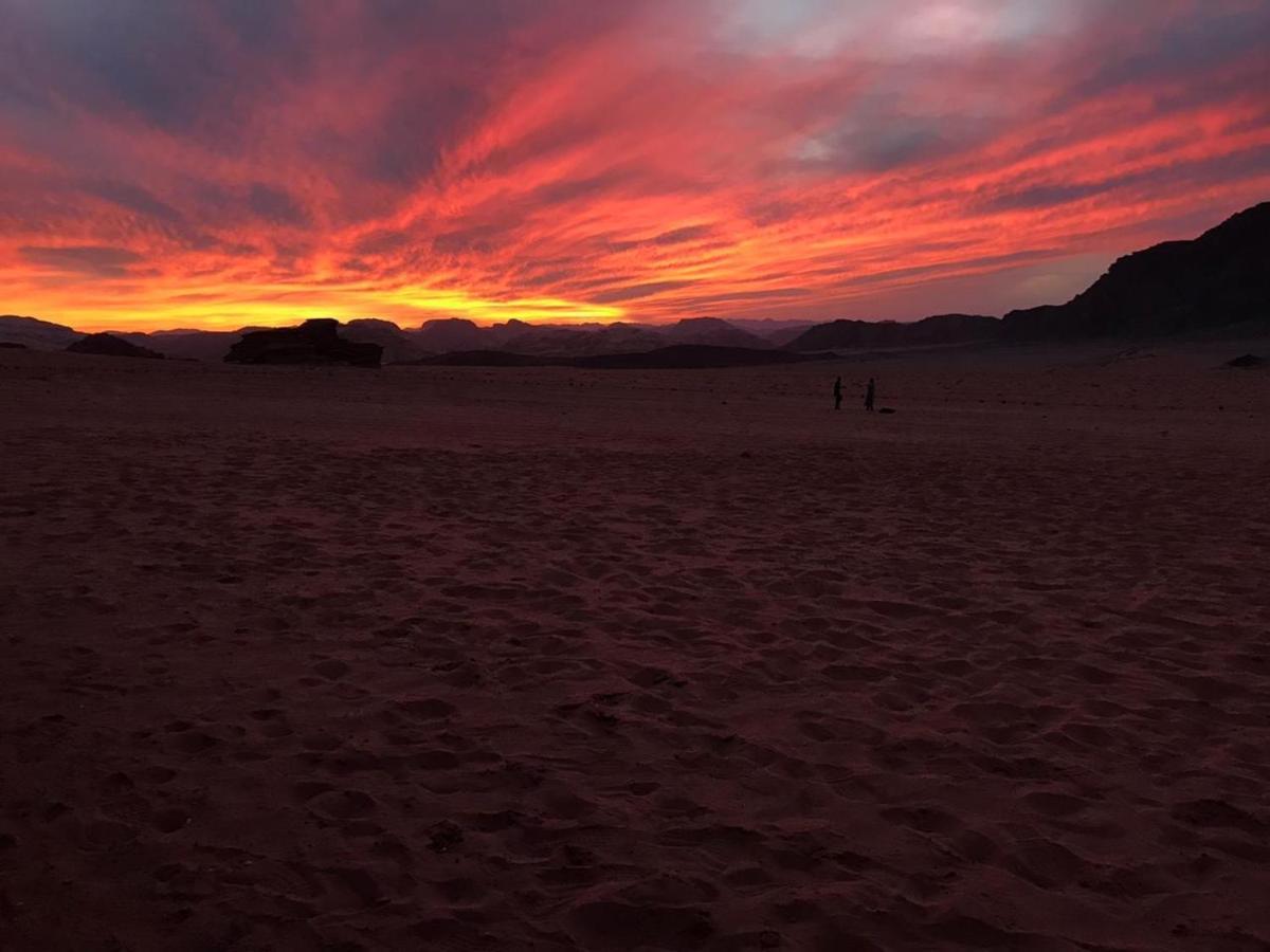 Sand And Stone Camp - Wadi Rum Desert Екстер'єр фото