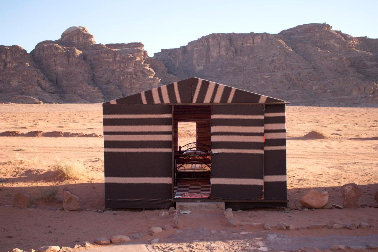 Sand And Stone Camp - Wadi Rum Desert Екстер'єр фото